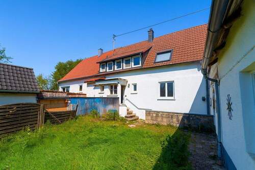 Außenansicht - 8 Zimmer Doppelhaushälfte zum Kaufen in Illertissen-Tiefenbach