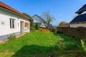 Nebengebäude und Garten - Doppelhaushälfte mit 174,00 m² in Illertissen-Tiefenbach zum Kaufen