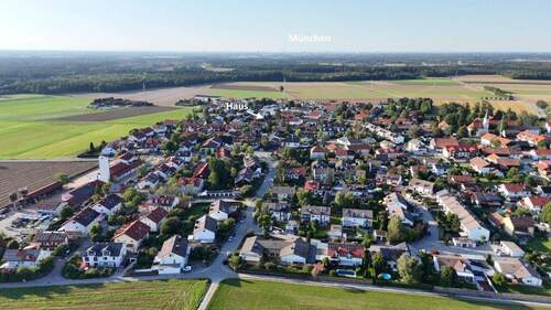 Luftansicht - Mehrfamilienhaus, Wohnhaus mit 340,00 m&sup2; in Brunnthal zum Kaufen