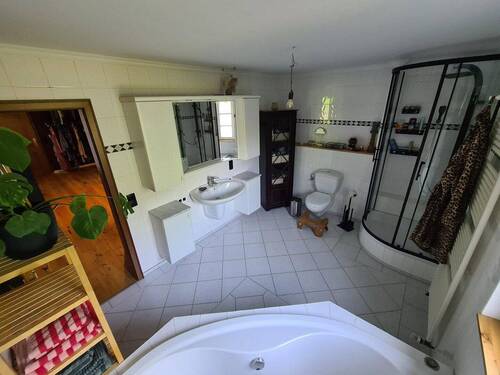 En-Suite-Bad Schlafz. Galerie - 