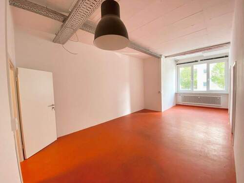 Blick zur Front und Tür - Büro in München