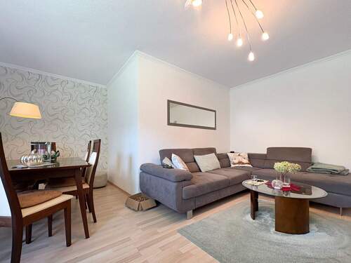 Wohnzimmer mit Essbereich - 