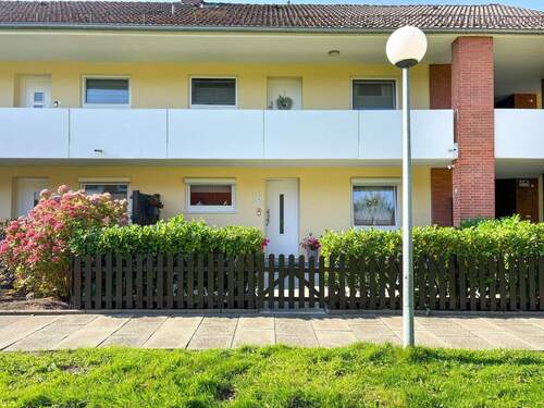 Außenfassade / Barrierefreier Eingang - 3 Zimmer Etagenwohnung zum Kaufen in Bremen