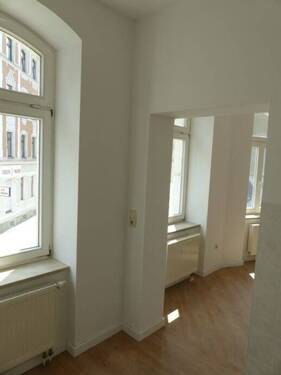 Blick von der Küche zum Wohnzimmer - 