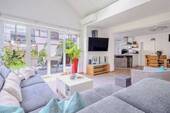 Wohnzimmer - 7 Zimmer Doppelhaushälfte in München
