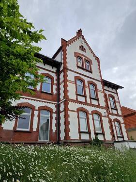 Straßenansicht - 2 Zimmer Mehrfamilienhaus, Wohnhaus zum Kaufen in Eschwege