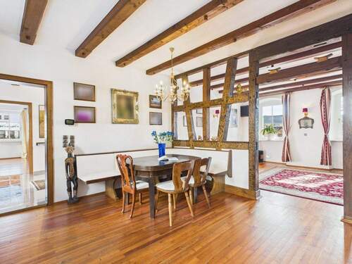 Wohn- Essbereich mit Blick in die Diele - 