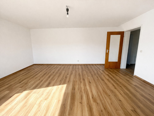 Zimmer 1 - 2 Zimmer Etagenwohnung zum Kaufen in Straubenhardt