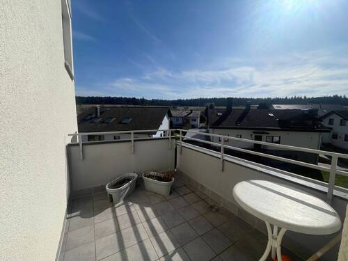 Balkon - Etagenwohnung mit 61,00 m&sup2; in Straubenhardt zum Kaufen