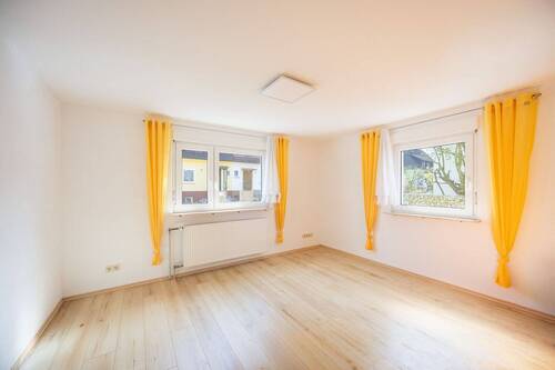 Gästezimmer EG - 7 Zimmer Mehrfamilienhaus, Wohnhaus zum Kaufen in Vaihingen an der Enz