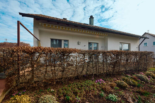 Objektansicht mit Terrasse - 