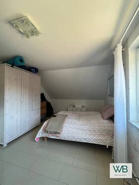 Schlafzimmer Einliegerwohnung rechts - 