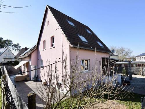 Außenansicht #02 - 6 Zimmer Mehrfamilienhaus, Wohnhaus zum Kaufen in Kaiserslautern