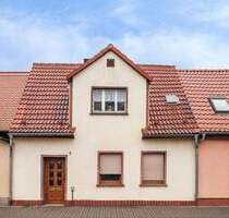 Günstiges Zweifamilienhaus mit Innenhof und Ausbaupotenzial in ruhiger Lage von Zörbig