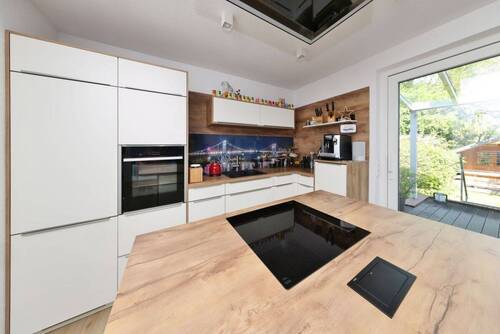 ...markanter Kochinsel und... - 