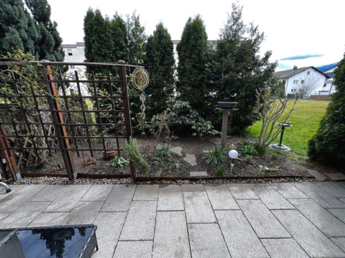 Terrasse - Charmante 2-Zimmer-Erdgeschosswohnung mit Terrasse in Raubling