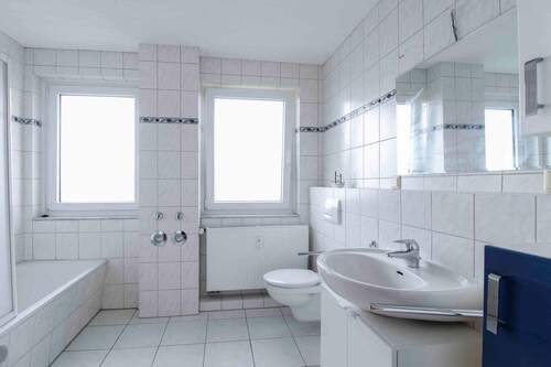Badezimmer OG-Wohnung - 