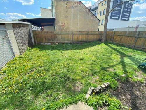 Garten - 1 Zimmer Mehrfamilienhaus, Wohnhaus in Plauen