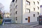 Einfahrt Tiefgarage - 2 Zimmer Etagenwohnung zur Miete in Dresden