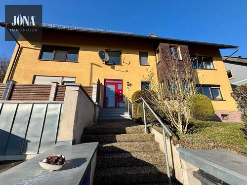 Bild 2 - 4 Zimmer Etagenwohnung zum Kaufen in Untersteinach