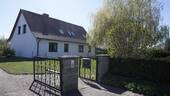Einfahrt zur Immobilie - 9 Zimmer Einfamilienhaus in Strasburg