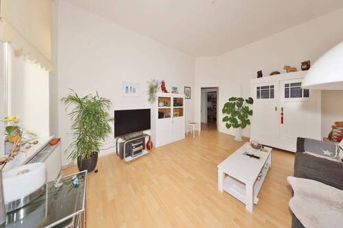 Wohnzimmer 1. OG re. - 