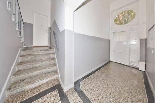 Treppenhaus - Mehrfamilienhaus, Wohnhaus mit 1.217,40 m&sup2; in Wilhelmshaven zum Kaufen
