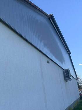 Außenwand links vom Eingang - 