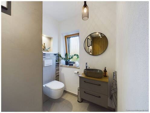 Geräumiges Gäste-WC - 
