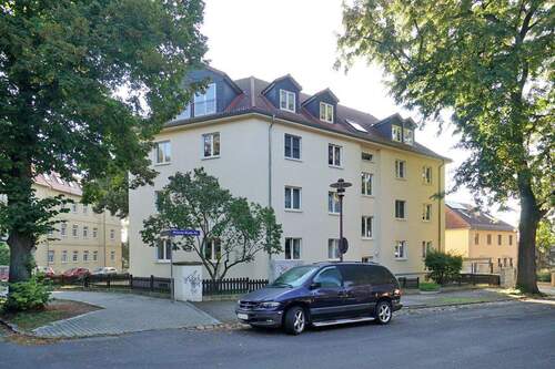 Ansicht - Briesnitz: Neues Laminat + Wanne & Dusche