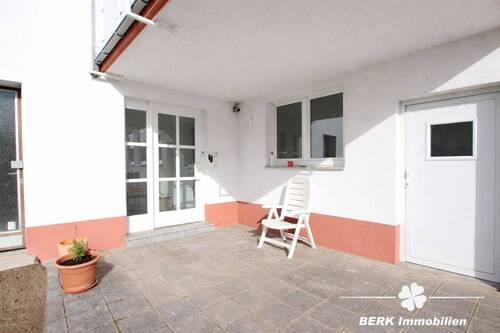 Eingangsbereich Einheit 1 - 8 Zimmer Mehrfamilienhaus, Wohnhaus zum Kaufen in Karlstein am Main