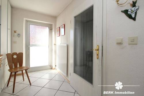 Eingangsbereich OG - Mehrfamilienhaus, Wohnhaus mit 235,30 m&sup2; in Karlstein am Main zum Kaufen