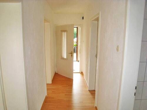 EG Flur - 9 Zimmer Mehrfamilienhaus, Wohnhaus in Sulzbach-Rosenberg