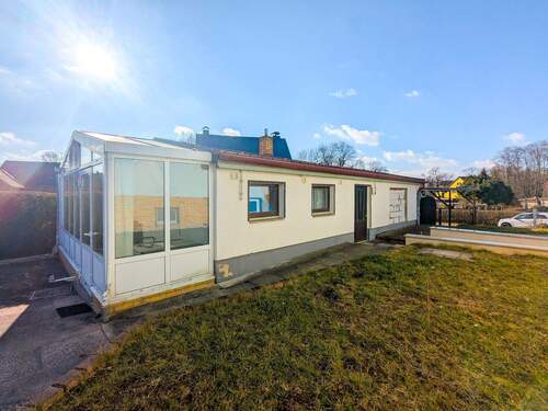 Nebenhaus mit Werkstatt - 