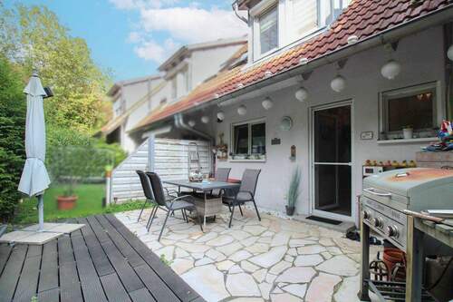 Terrasse (2) - Reihenmittelhaus mit Garage, 2 Balkone, Terrasse & schöner Aussicht - Ihr neues Zuhause in Aach