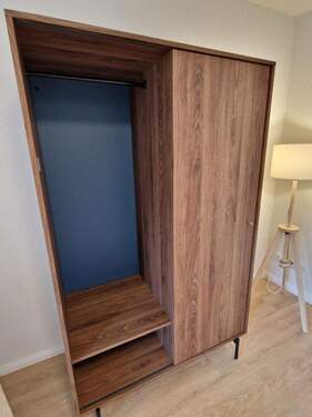 Kleiderschrank - 