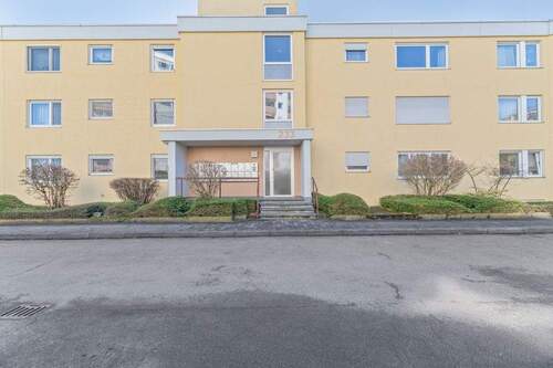 Hauszugang - 1 Zimmer Etagenwohnung zum Kaufen in Stuttgart / Hoffeld