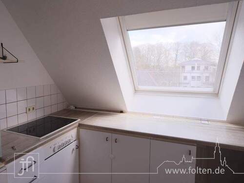 Kueche mit großem Fenster - 