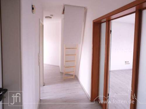 Wohnungsflur zentral - 