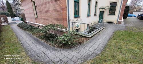 Der Innenhof mit 2 Zugängen.jpg - 