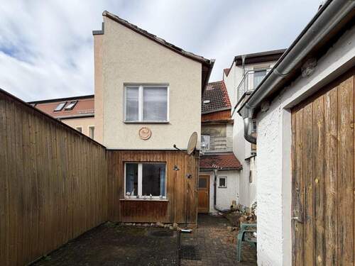 Hofansicht - 5 Zimmer Reihenmittelhaus in Buttstädt