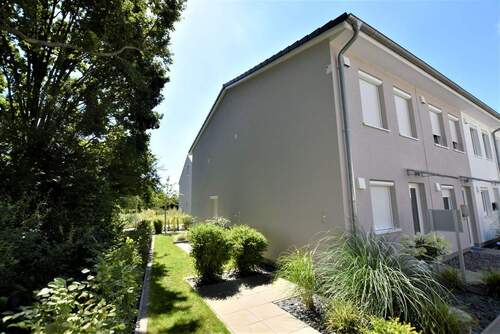 Eingangsansicht - 3 Zimmer Reihenendhaus zur Miete in Bremen