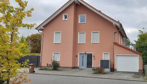 Hausansicht - Hasselroth: Exklusives Einfamilienhaus mit Villencharakter in verkehrsberuhigter Sackgasse!