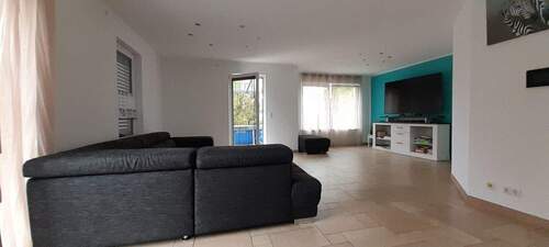 Wohnzimmer - 7 Zimmer Einfamilienhaus in Hasselroth