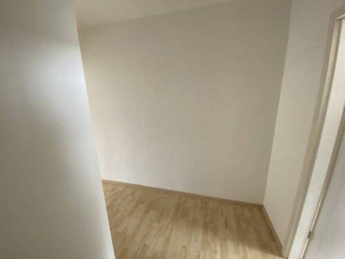 Flur - Etagenwohnung mit 36,10 m² in Plauen zur Miete