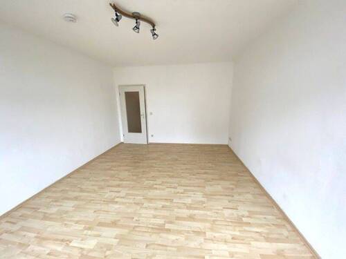 Wohn- und Schlafzimmer - 