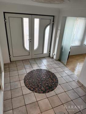 Eingang - 7 Zimmer Doppelhaushälfte in Schorndorf