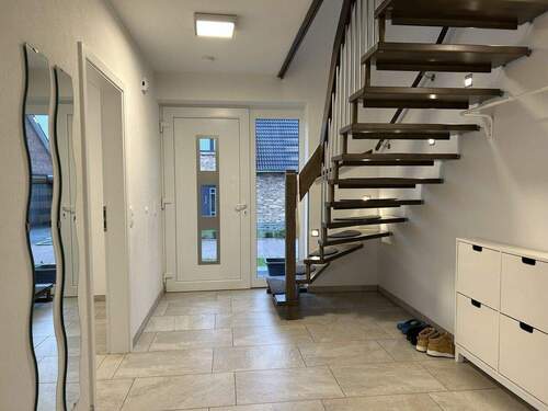 Eingangsbereich (4) - 4 Zimmer Mehrfamilienhaus, Wohnhaus in Preetz