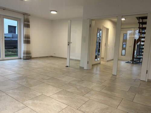 Wohnzimmer - Mehrfamilienhaus, Wohnhaus mit 154,70 m&sup2; in Preetz zur Miete