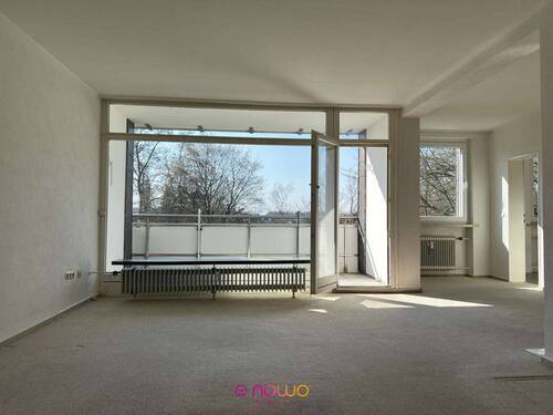 Das Herzstück: der helle Wohnbereich - 4 Zimmer Etagenwohnung in Braunschweig